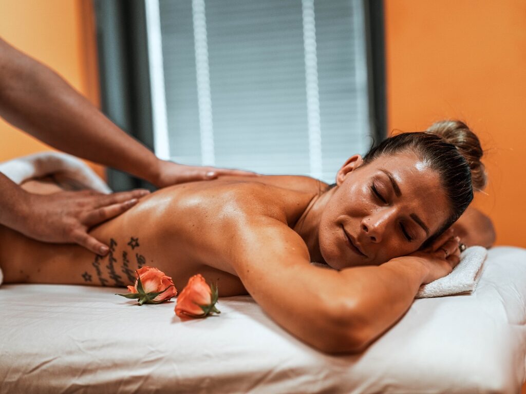 Beli Zmaj masaža z aromatičnimi olji